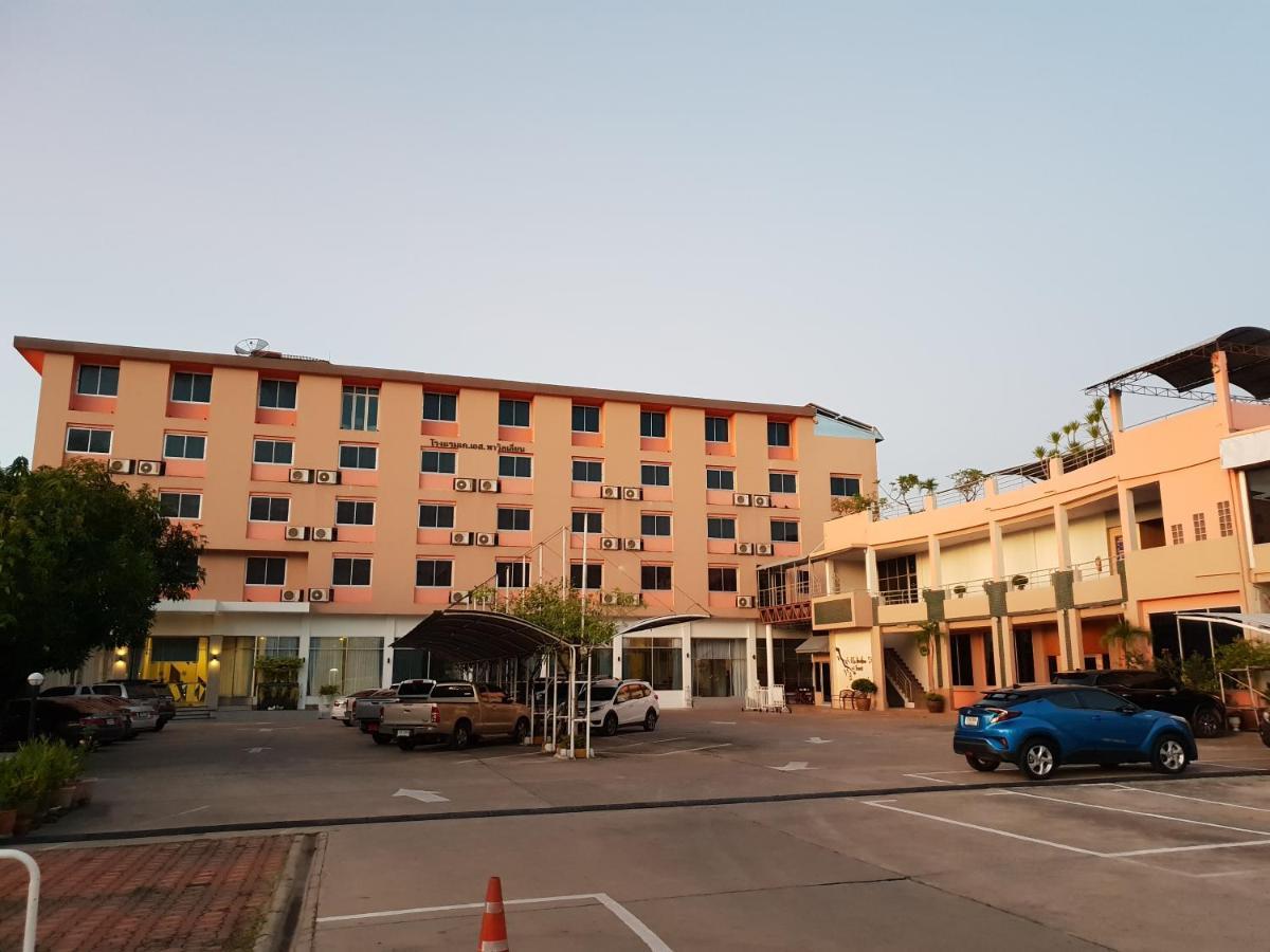 K.S.Pavilion Hotel Nakhonratchasima Zewnętrze zdjęcie